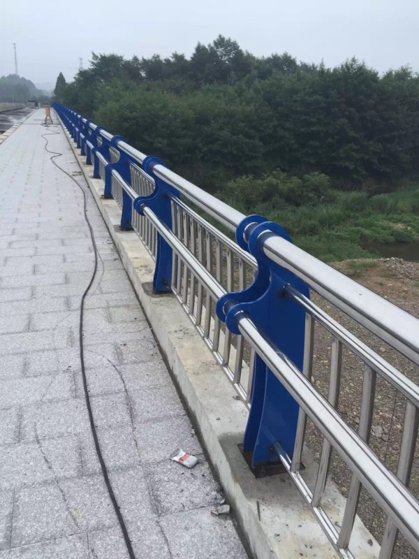 橋梁不銹鋼護(hù)欄